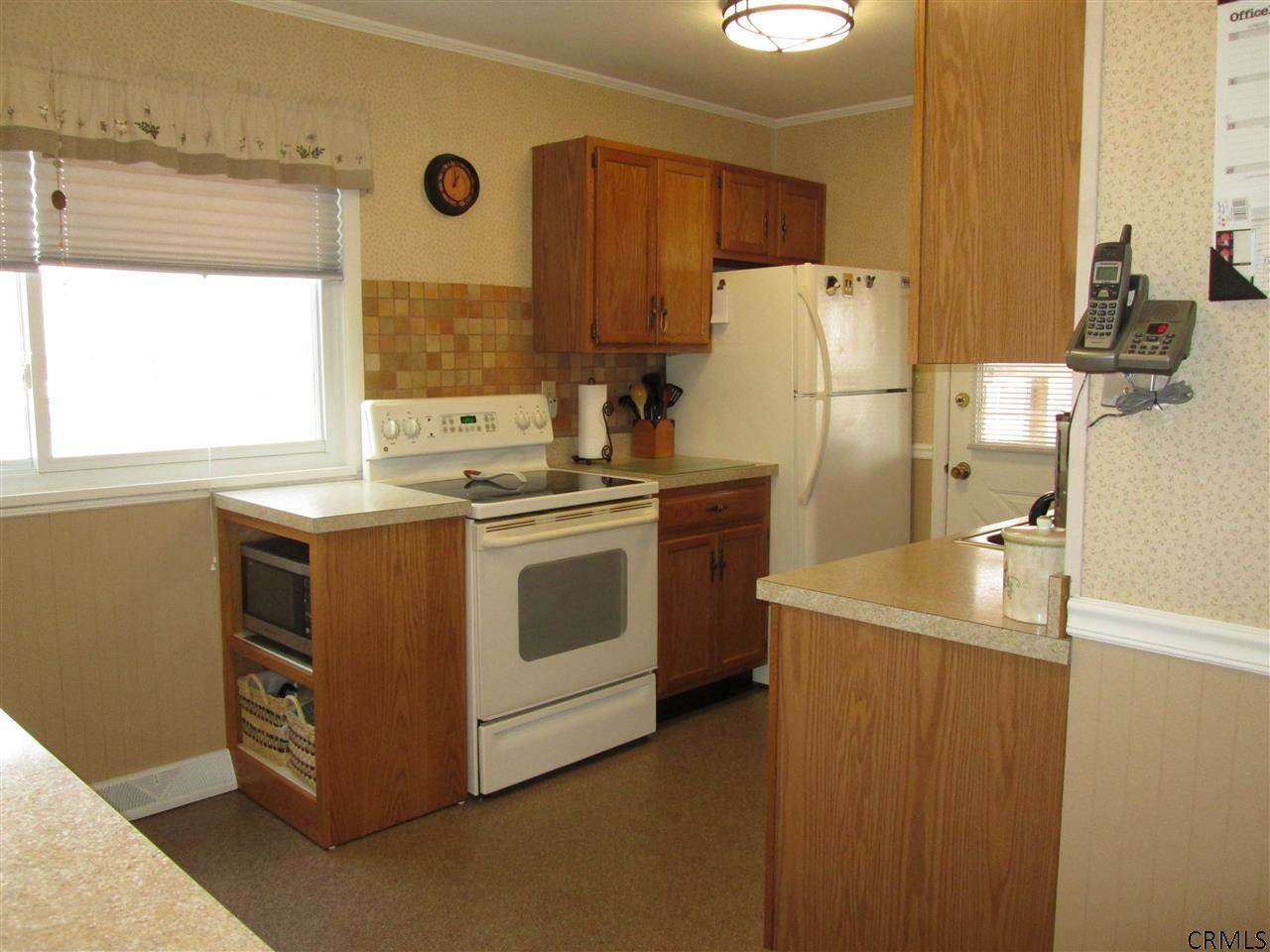 81 Southgate Road Albany, NY 12211 - Photo 8 of 24 Photo 8