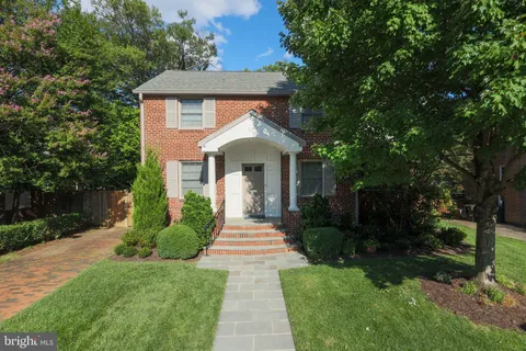 $1,655,000 | 525 North Oxford Street, Arlington, VA 22203