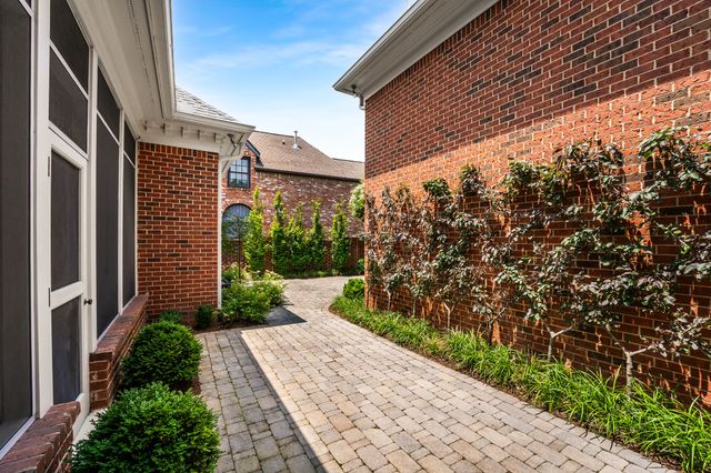 $2,499,000 | 53 Whitworth Boulevard, Nashville, TN 37205