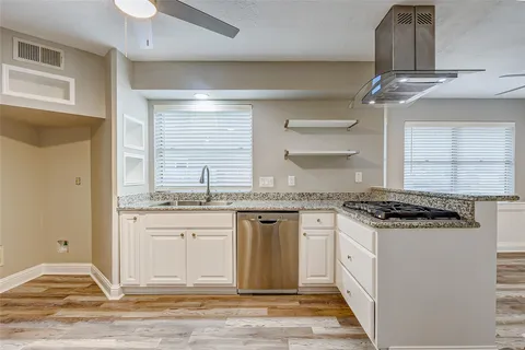 $650,000 | 3011 Manila Lane, Houston, TX 77043