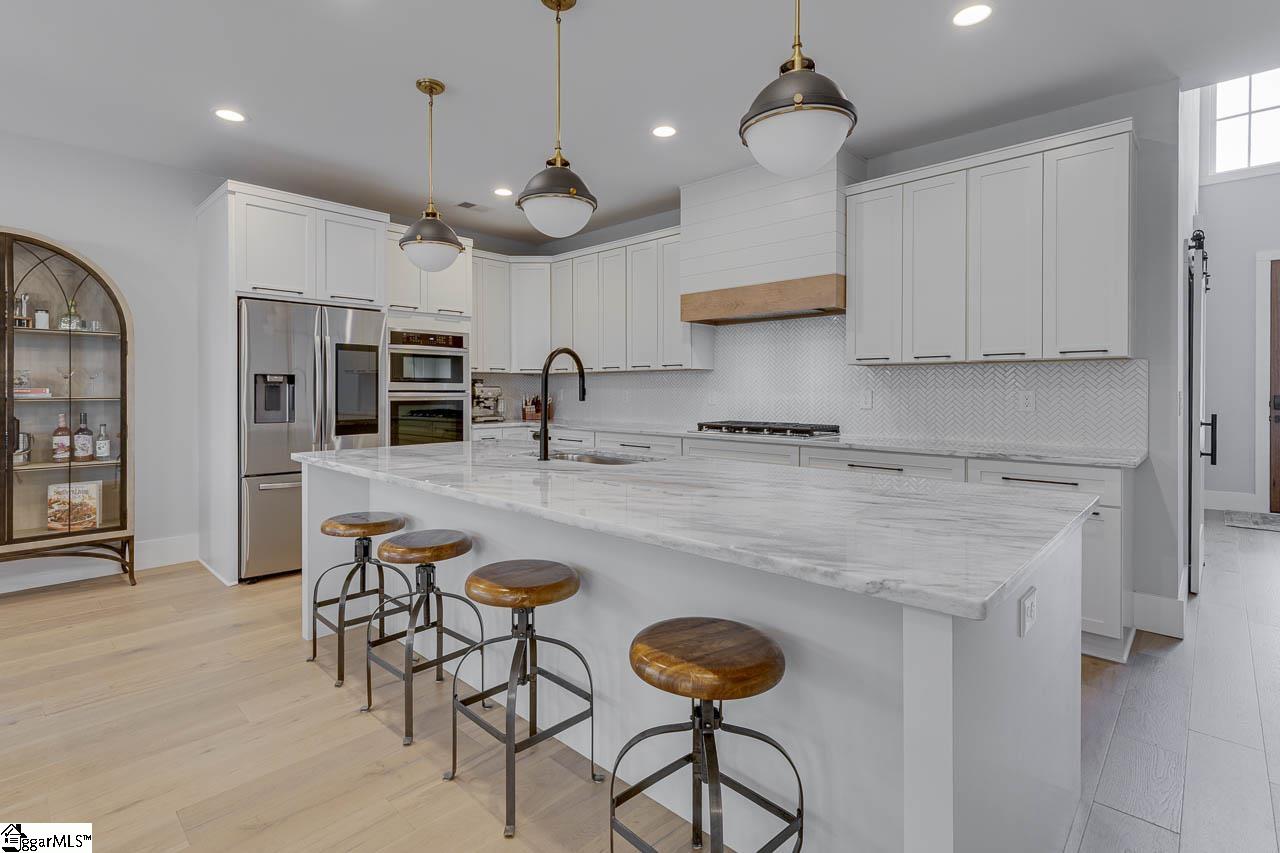 24 Hawkins Road Greenville, SC 29615 - Photo 17 of 21