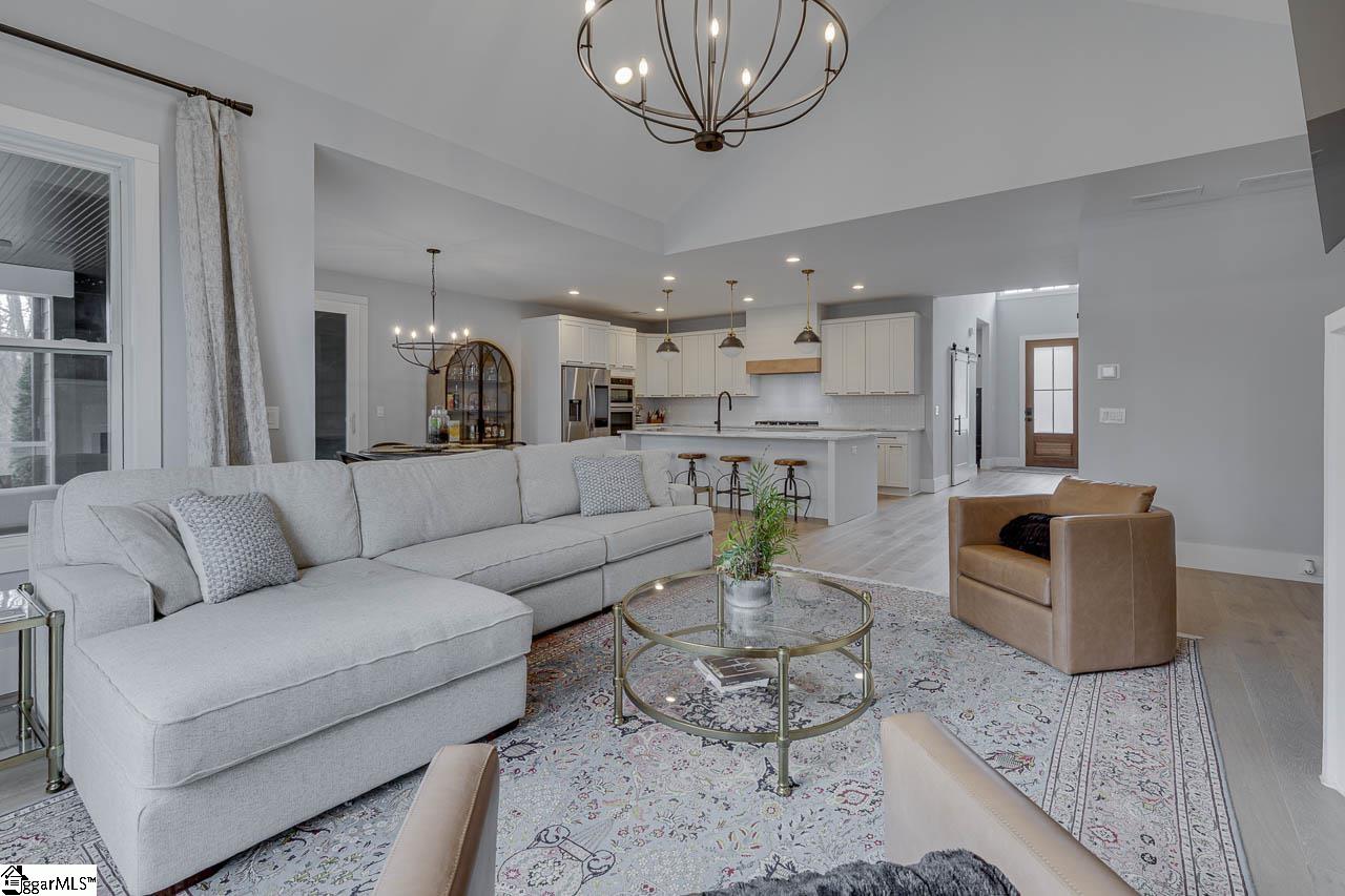 24 Hawkins Road Greenville, SC 29615 - Photo 3 of 21