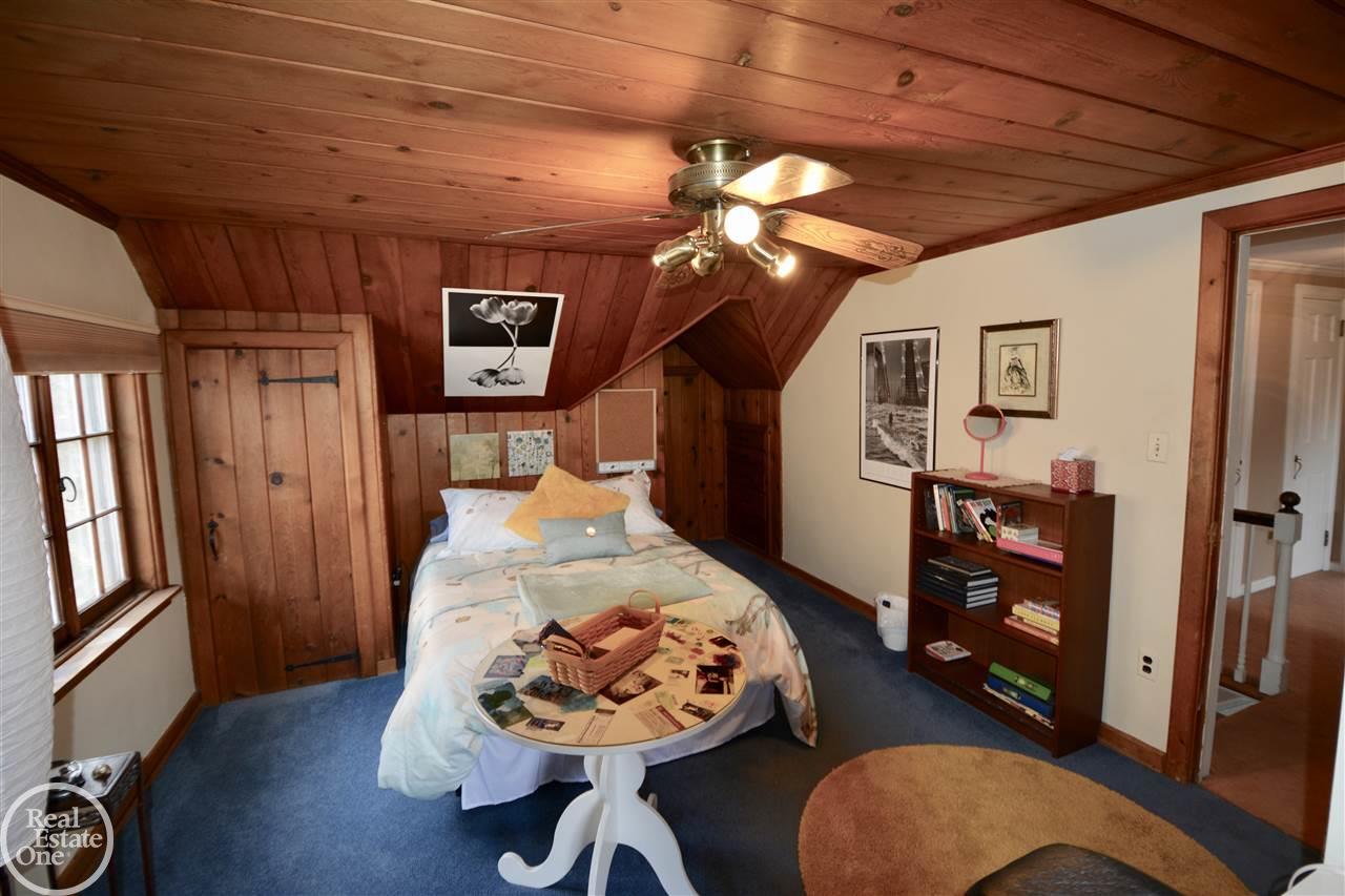 963 Fisher Road Grosse Pointe, MI 48230 - Photo 25 of 47 31342783-24.JPG
