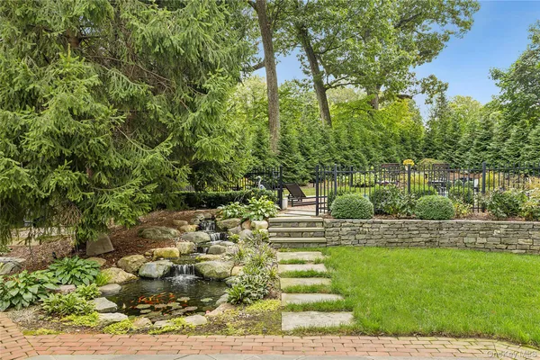 $3,895,000 | 40 Dogwood Lane, Sands Point, NY 11050
