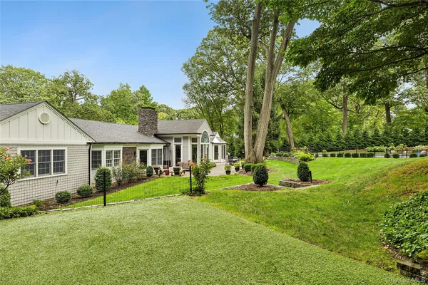 $3,895,000 | 40 Dogwood Lane, Sands Point, NY 11050