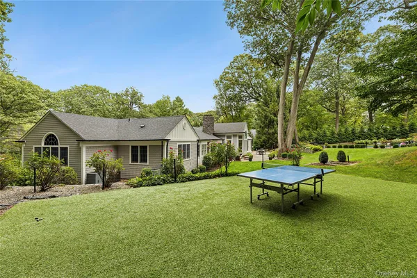 $3,895,000 | 40 Dogwood Lane, Sands Point, NY 11050