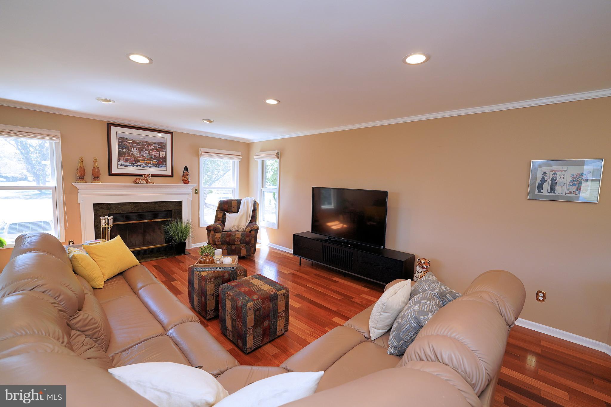 27 Priory Road Princeton Junction, NJ 08550 - Photo 18 of 48 Family Room