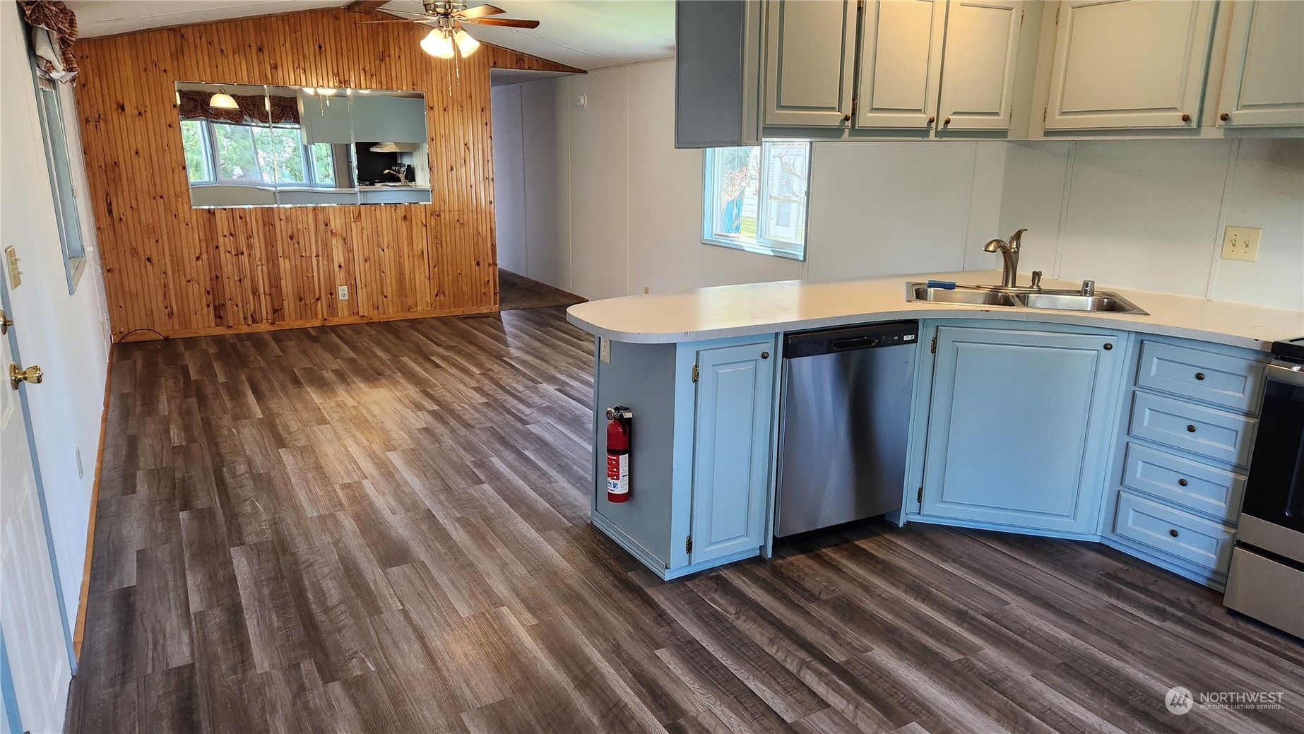 4719 Alderson Road Blaine, WA 98230 - Photo 4 of 21 Gallery Image 4