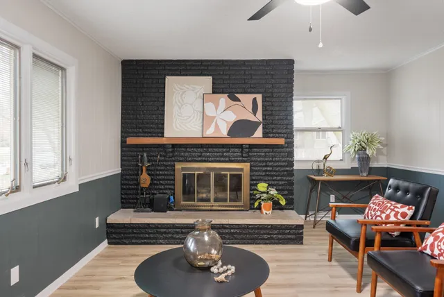 $369,900 | 3816 Woodland Court, Davenport, IA 52807