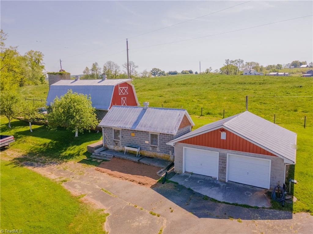 720 Poor Farm Road Southeast Floyd, VA 24091 - Photo 7 of 49