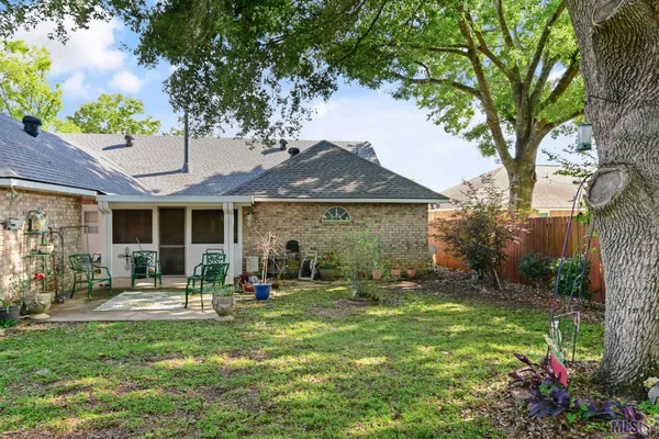 $309,900 | 1509 Weeping Willow Drive, Denham Springs, LA 70726