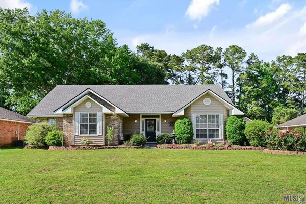 $309,900 | 1509 Weeping Willow Drive, Denham Springs, LA 70726
