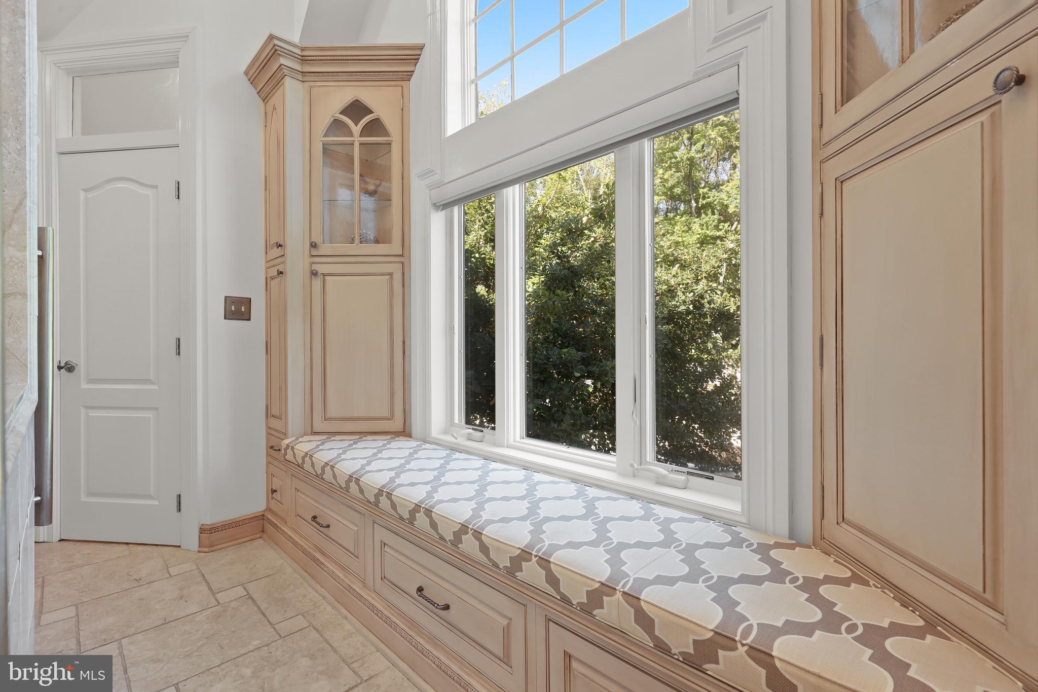 1524 Cedar Lane Farm Road Annapolis, MD 21409 - Photo 39 of 50 Window seat