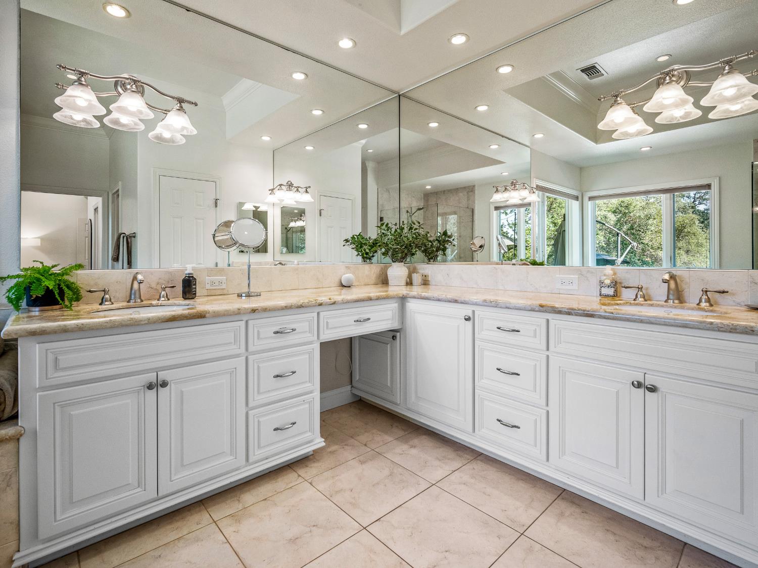 5080 Gold Hill Road Placerville, CA 95667 - Photo 20 of 63 Beautiful primary bathroom.