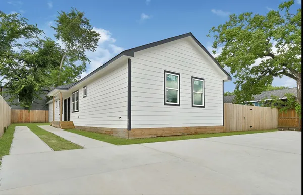 $359,999 | 7939 Goode Street, Houston, TX 77012