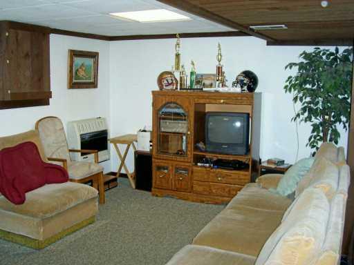 56 Dover Road Irwin, PA 15642 - Photo 3 of 8 Other.