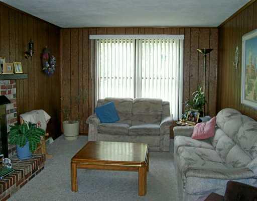 56 Dover Road Irwin, PA 15642 - Photo 7 of 8 Den/Family/Great Room.