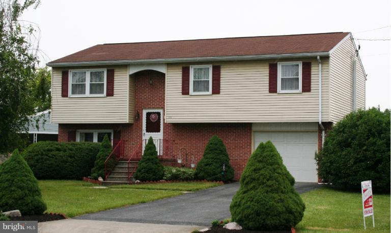 101 Lincoln Road Chambersburg, PA 17201 - Photo 1 of 24 Large 4 bedroom 2.5 bath home, Priced to Sell!
