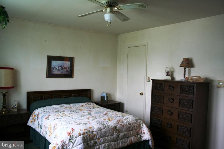 101 Lincoln Road Chambersburg, PA 17201 - Photo 16 of 24 Bedroom (Master)