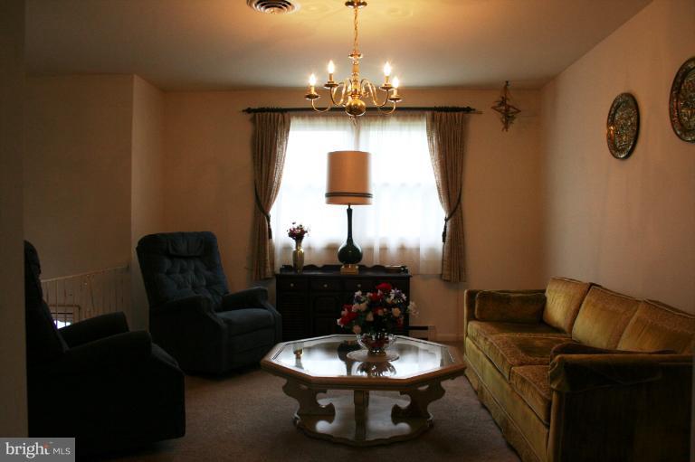 101 Lincoln Road Chambersburg, PA 17201 - Photo 23 of 24 Family Room