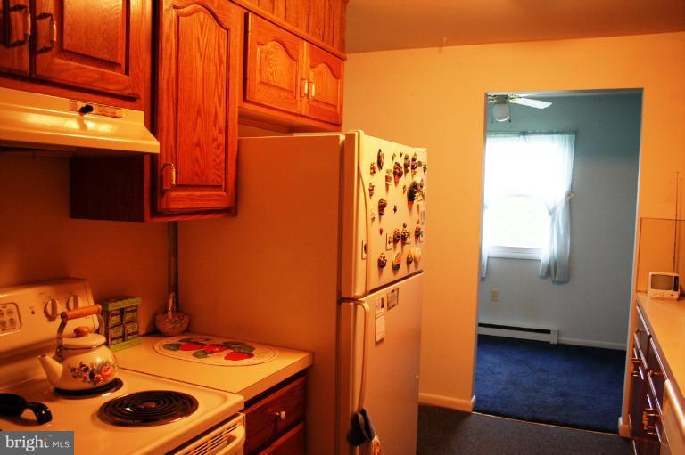 101 Lincoln Road Chambersburg, PA 17201 - Photo 4 of 24 Kitchen
