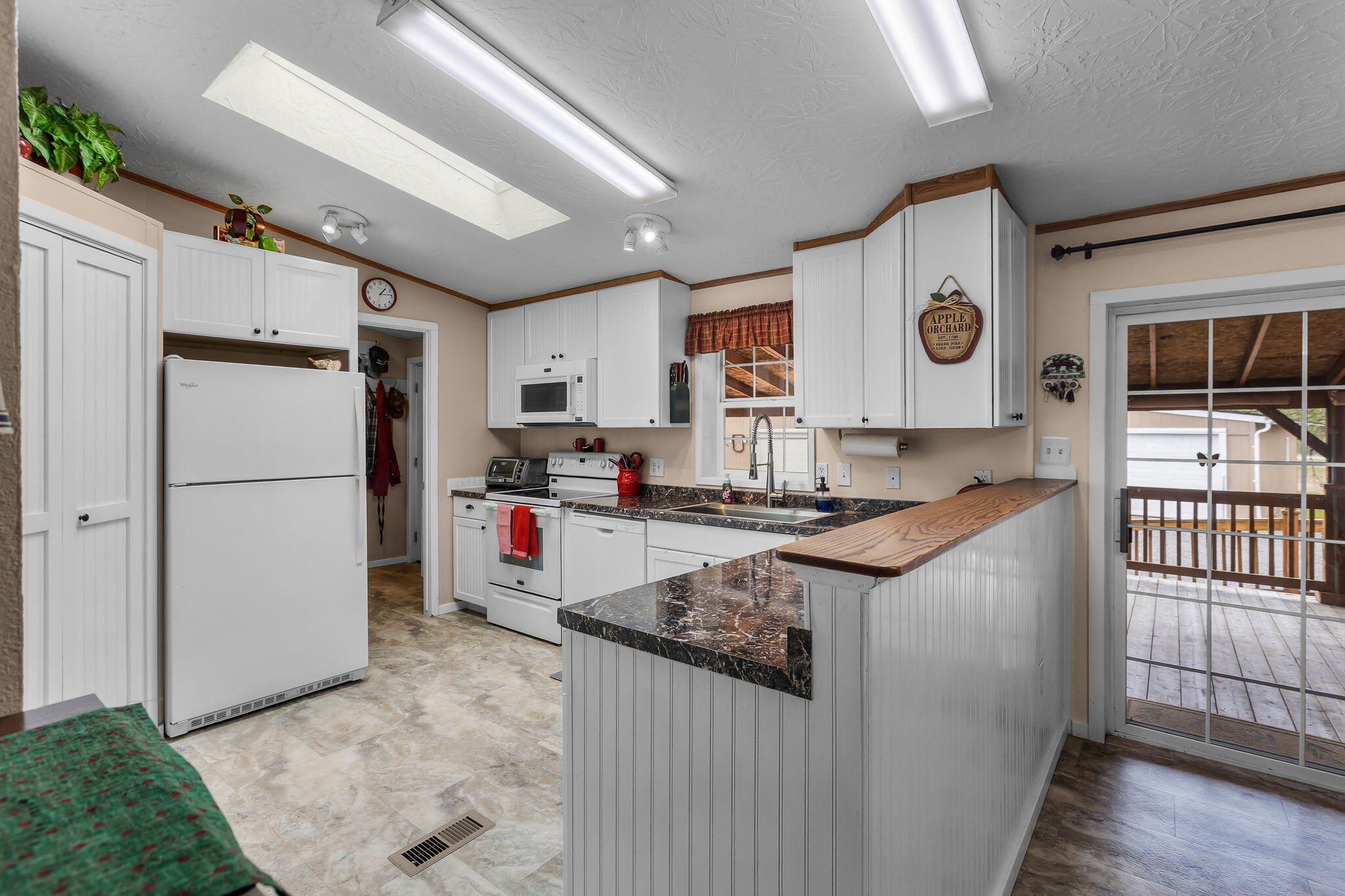 5897 Southwest Shad Road Terrebonne, OR 97760 - Photo 29 of 43 2025_04_29_5897_sw_shad_road_crr-34