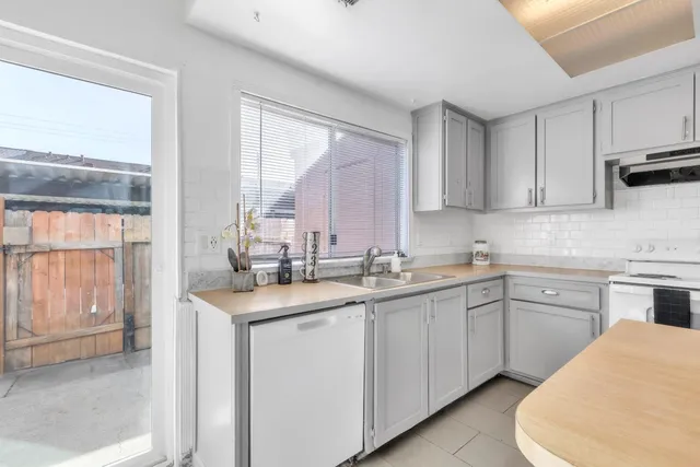 $285,000 | 4110 Weymouth Lane, Sacramento, CA 95823