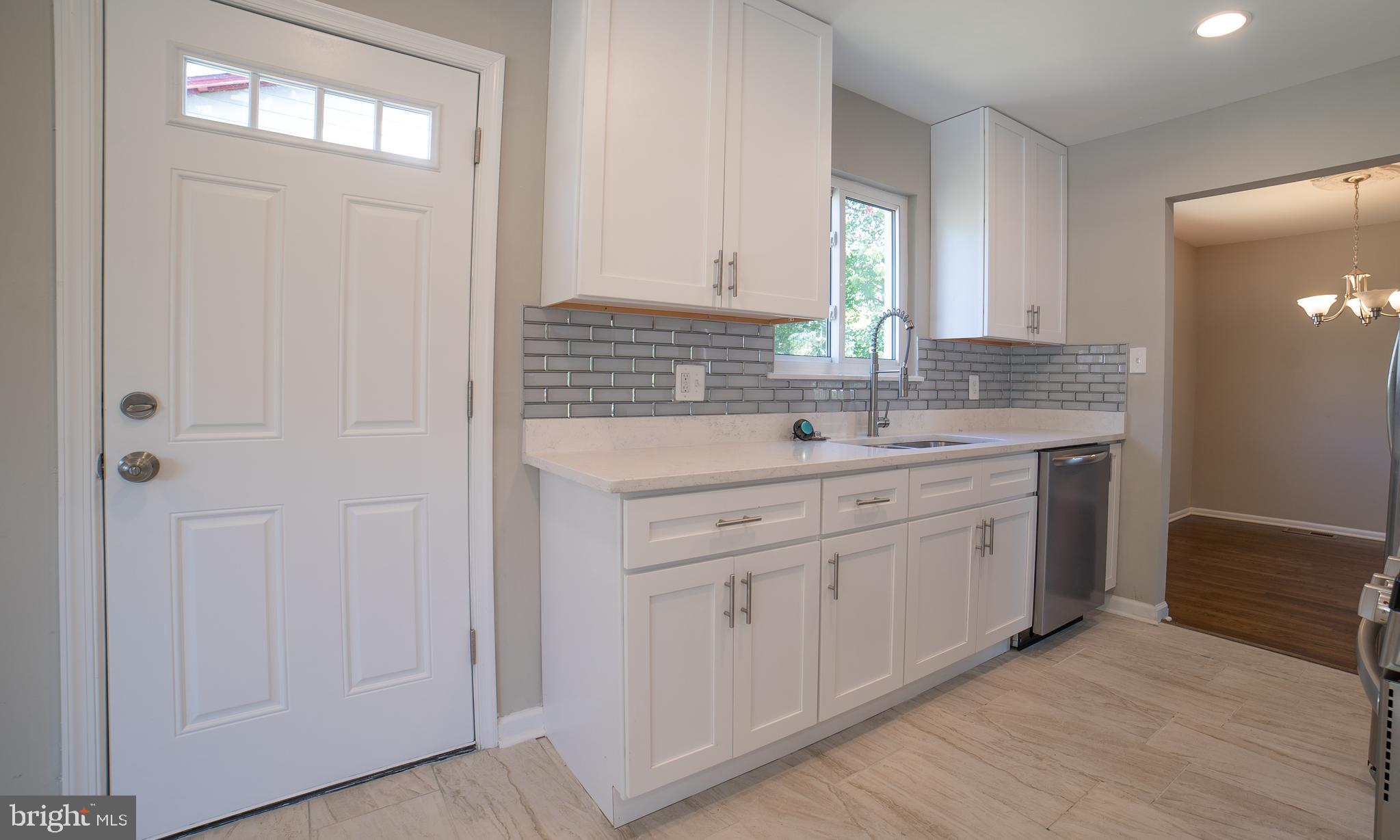 5303 Whitfield Chapel Road Lanham, MD 20706 - Photo 5 of 35