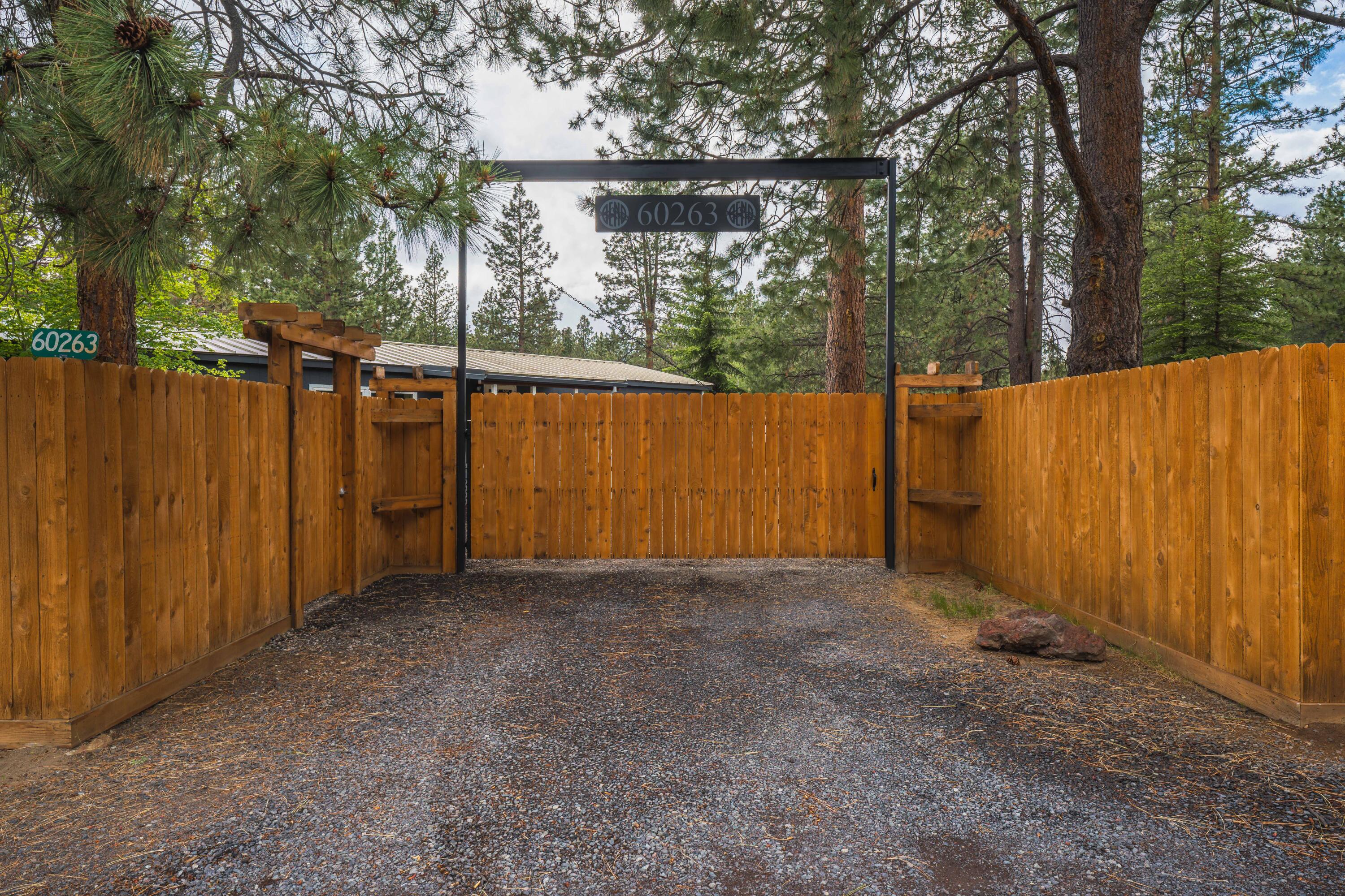 60263 Turquoise Road Bend, OR 97702 - Photo 4 of 61 Turquoise Road-2
