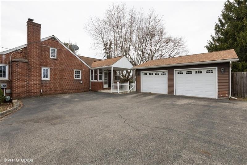755 Mercer Road Beaver Falls, PA 15010 - Photo 4 of 25 Gallery Image 4