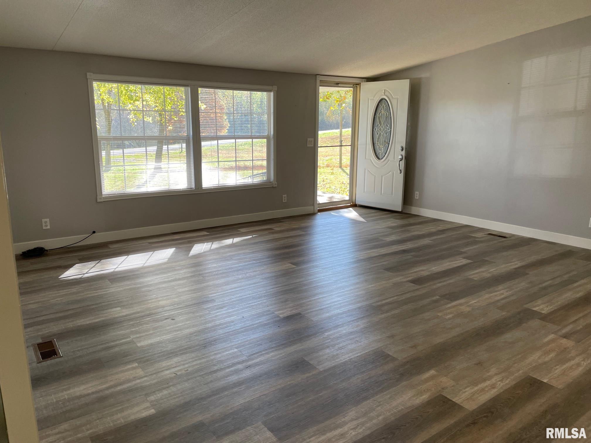 2364 Berryville Road Jonesboro, IL 62952 - Photo 3 of 31 Gallery Image 3