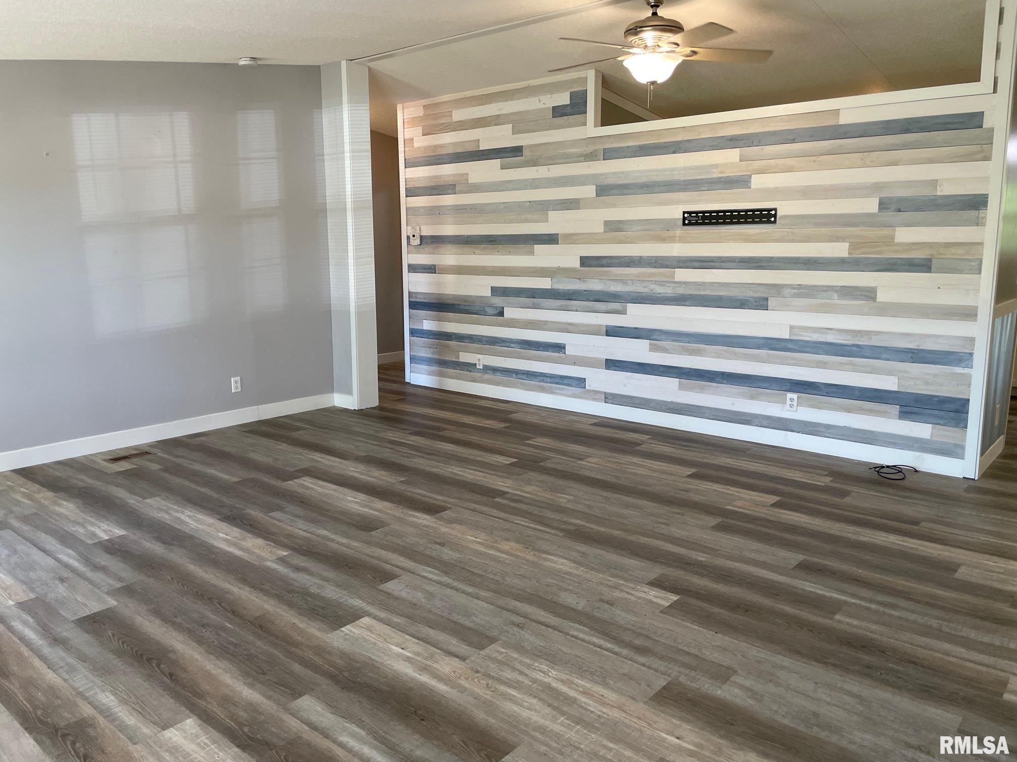 2364 Berryville Road Jonesboro, IL 62952 - Photo 4 of 31 Gallery Image 4