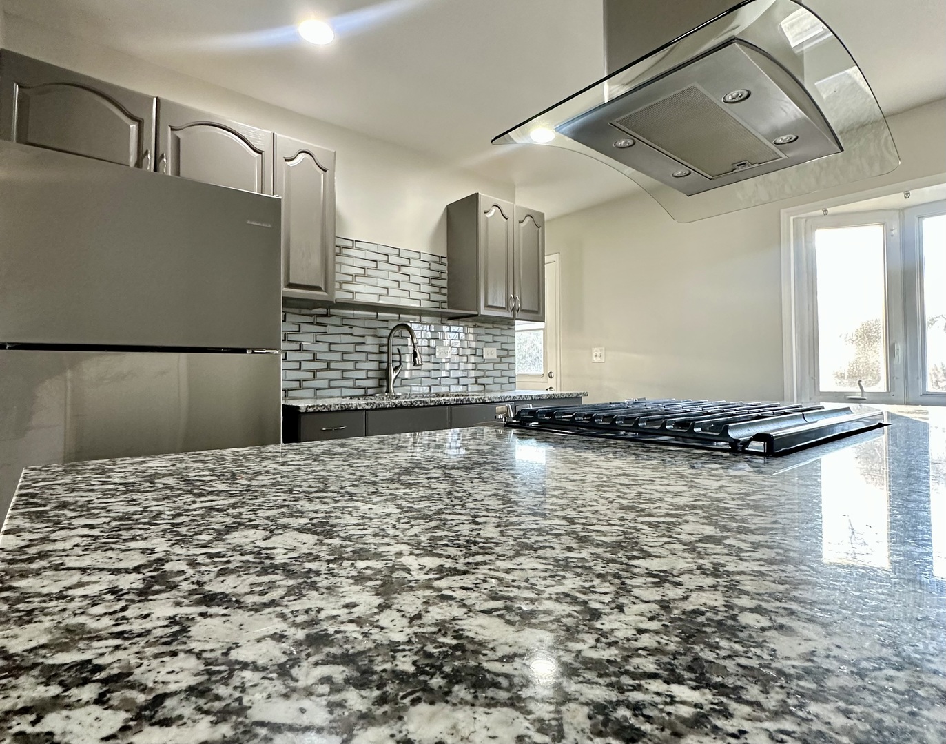 344 Hickory Avenue Romeoville, IL 60446 - Photo 6 of 14 a bathroom with a shower