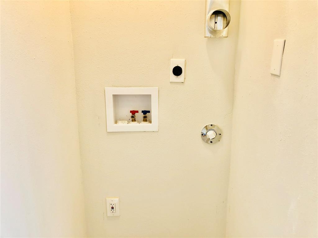 716 Kessler Boulevard Sherman, TX 75092 - Photo 14 of 27 Laundry area featuring washer hookup and hookup for an electric dryer