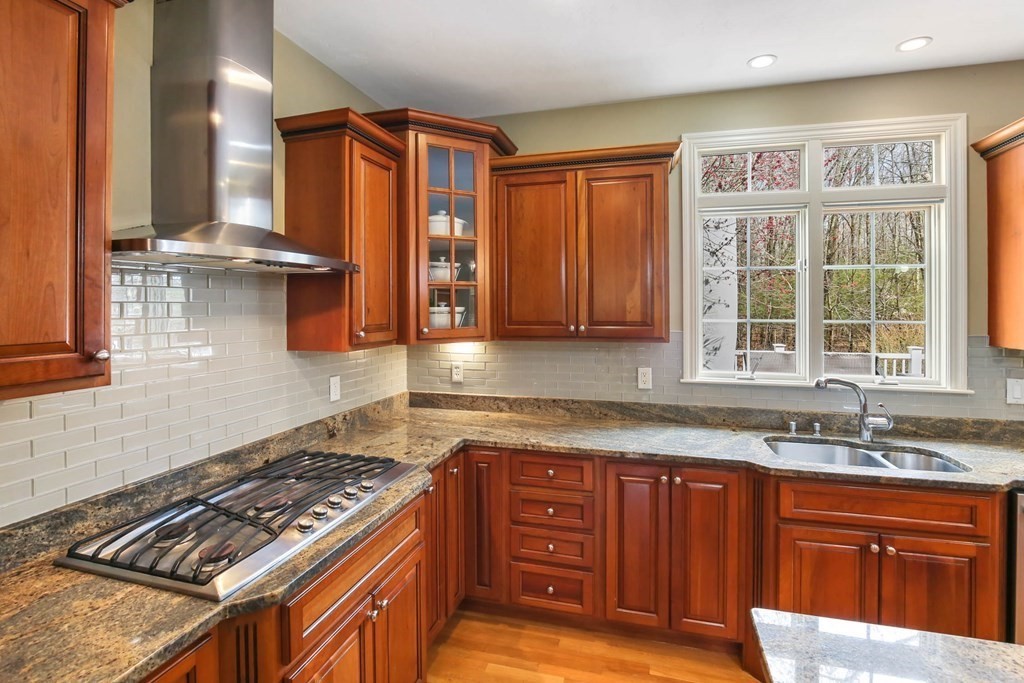 7 Robin Drive Grafton, MA 01536 - Photo 4 of 42