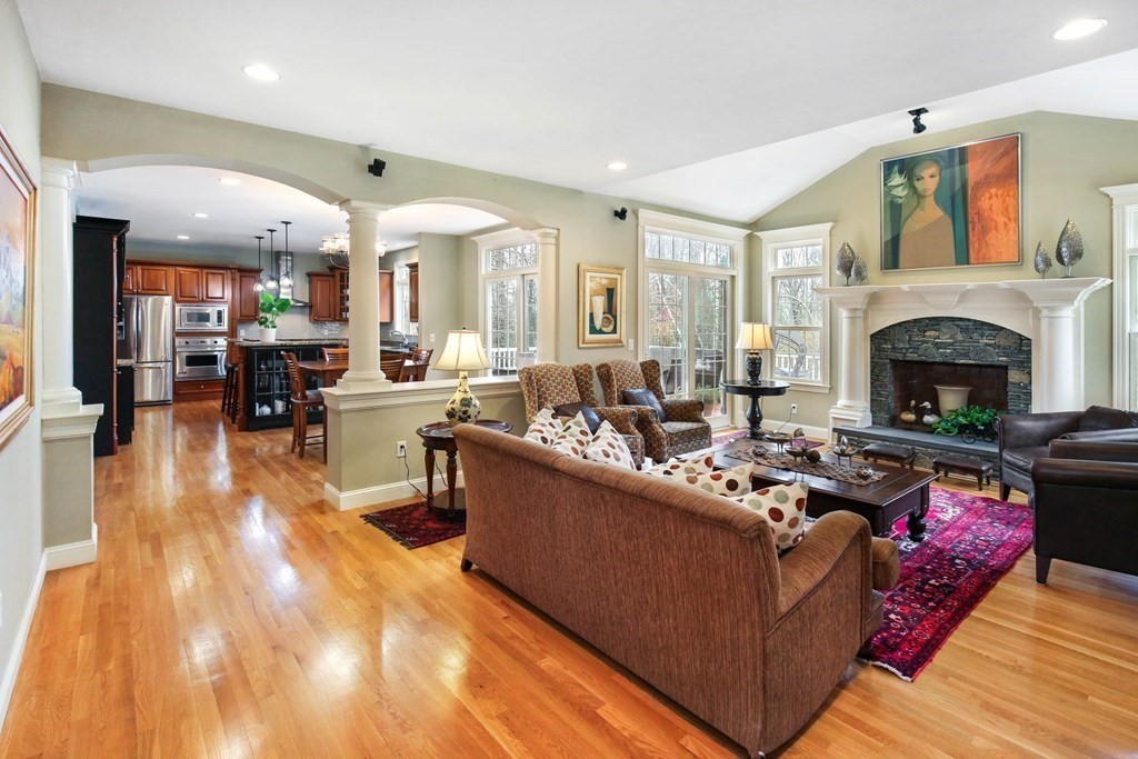 7 Robin Drive Grafton, MA 01536 - Photo 8 of 42