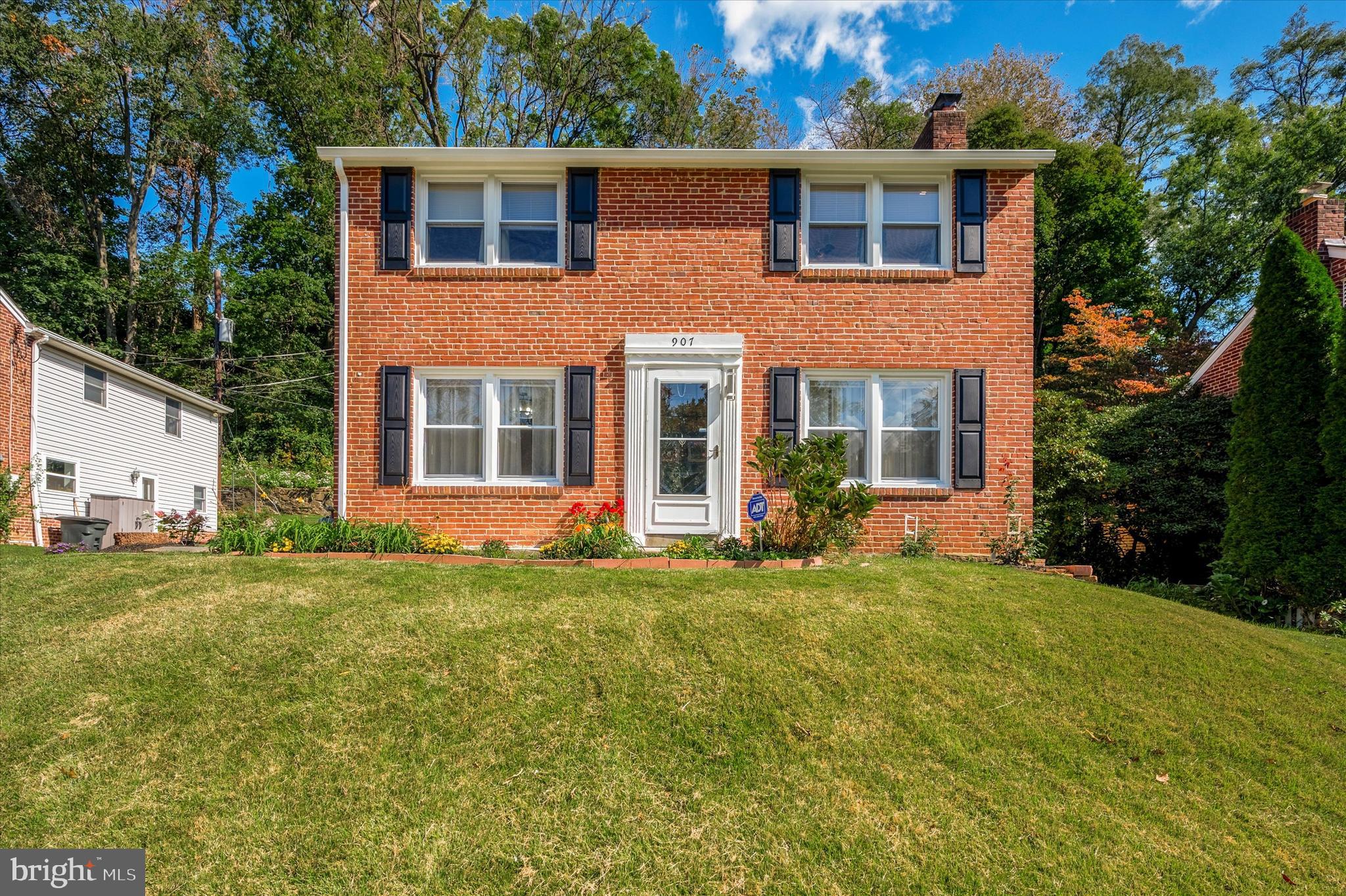 907 Powder Mill Lane Wynnewood, PA 19096 - Photo 2 of 31