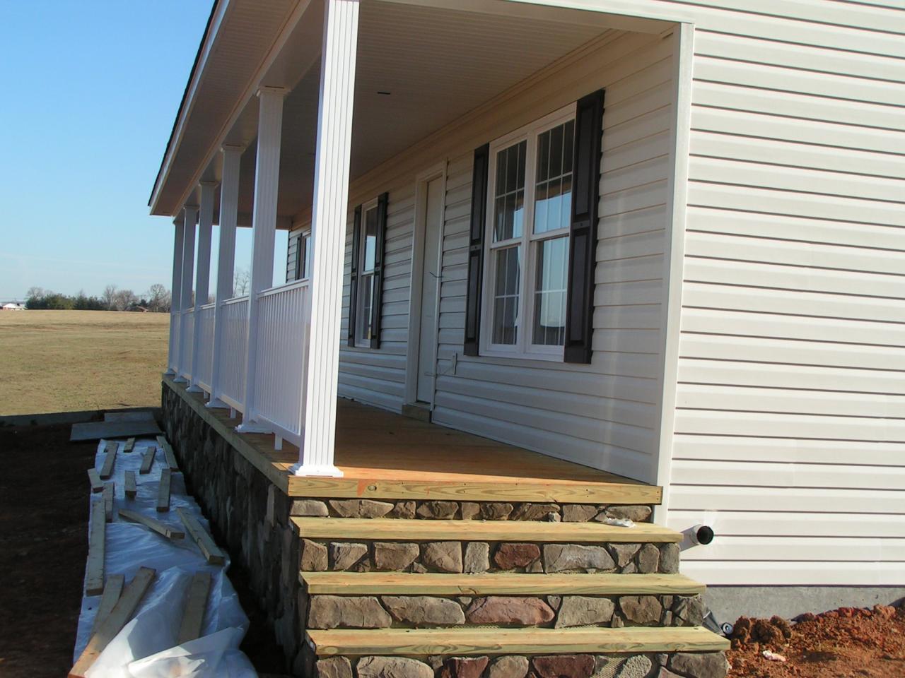 2930 Horseshoe Bend Road Moneta, VA 24121 - Photo 4 of 6 Steps