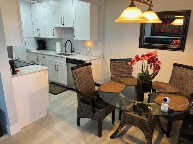 1015 Cornwall East, Unit 1015 Boca Raton, FL 33434 - Photo 5 of 20 Dining Area
