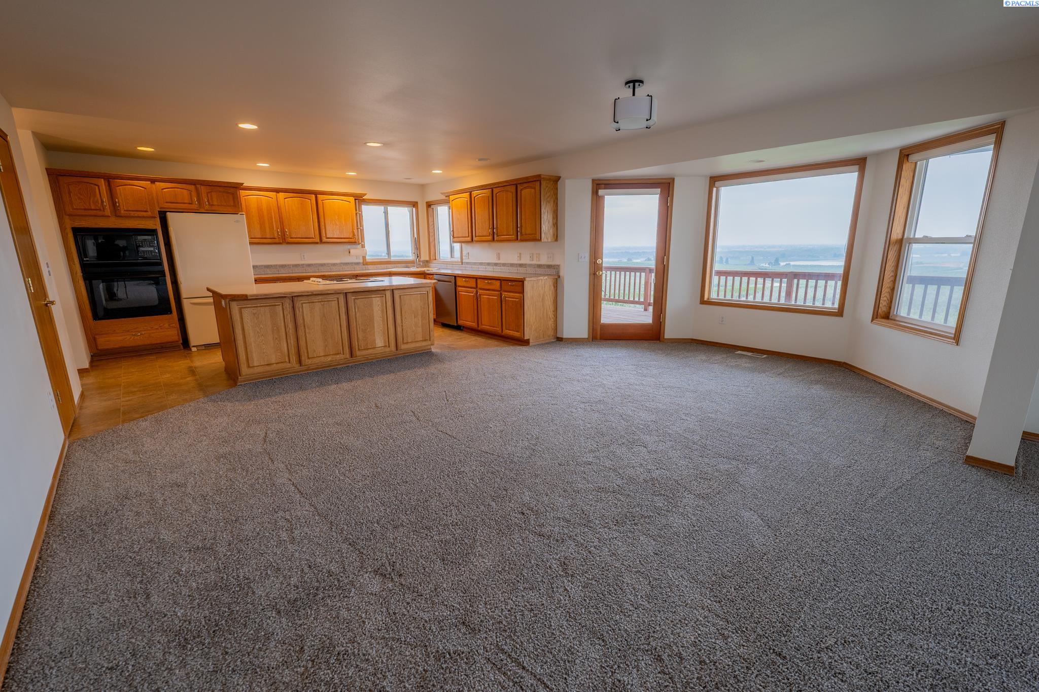 1394 Lombard Loop Road Wapato, WA 98951 - Photo 5 of 23 Gallery Image 5