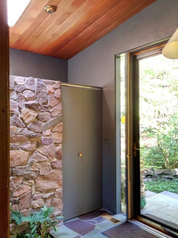 18 Algonquin Road Canton, MA 02021 - Photo 2 of 29