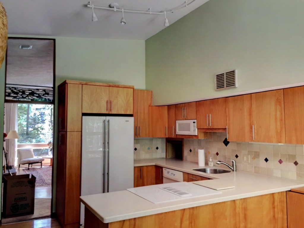 18 Algonquin Road Canton, MA 02021 - Photo 6 of 29