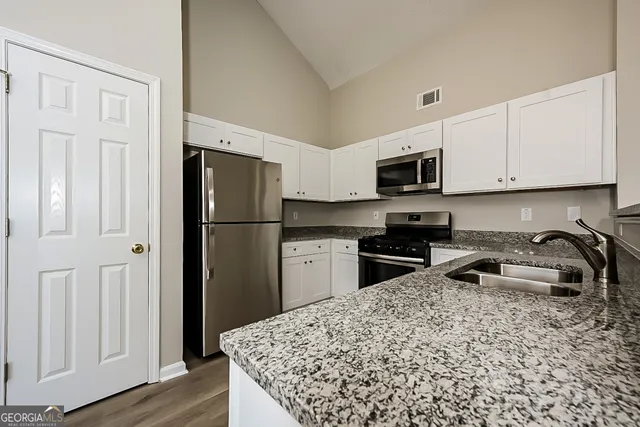 $2,305 | 7545 Broadhurst Drive, Riverdale, GA 30296