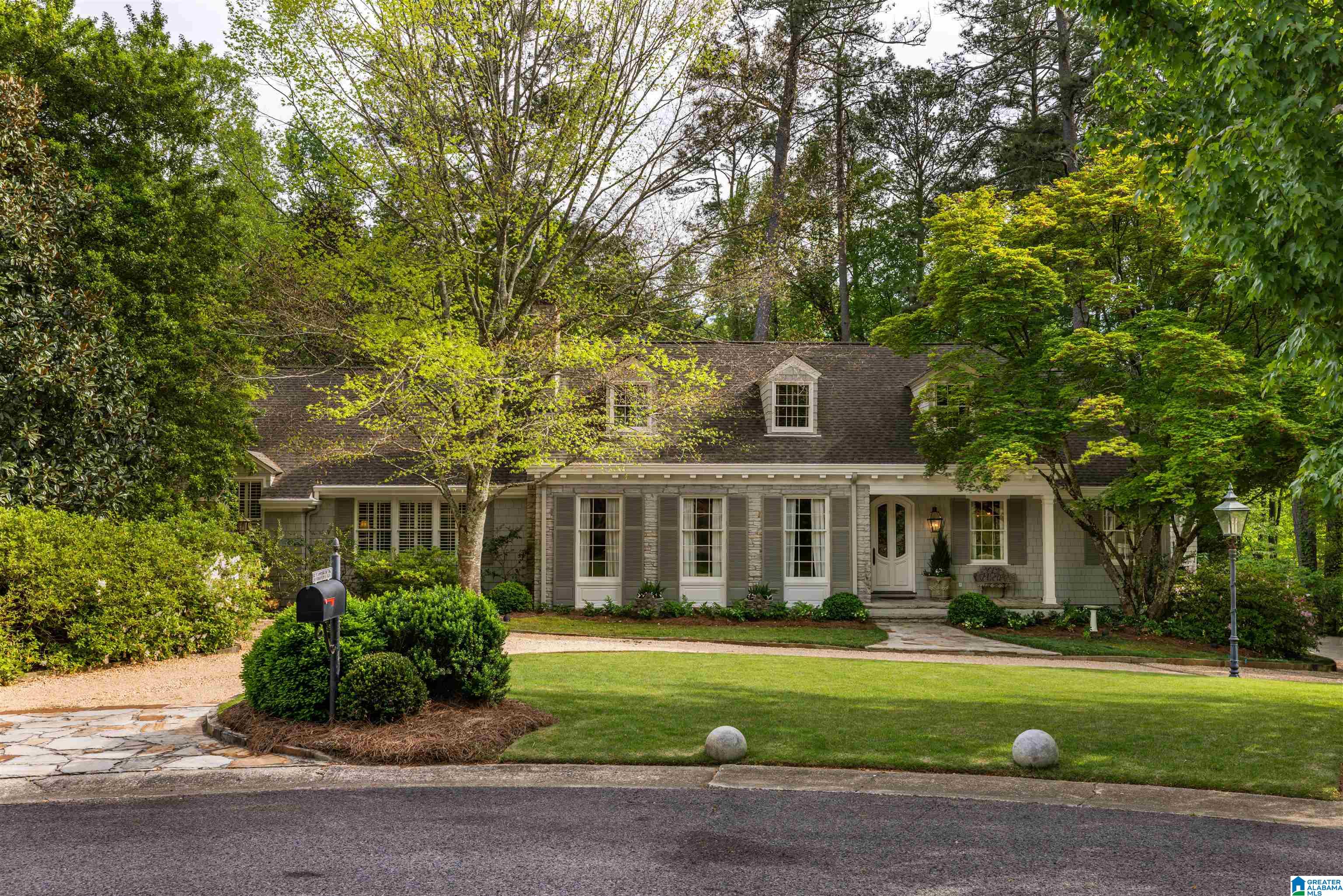 29 Woodhill Road Birmingham, AL 35213 - Photo 2 of 95