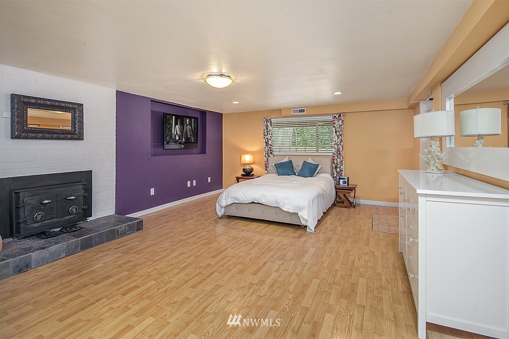 14601 182nd Avenue Southeast Renton, WA 98059 - Photo 12 of 19 Gallery Image 12