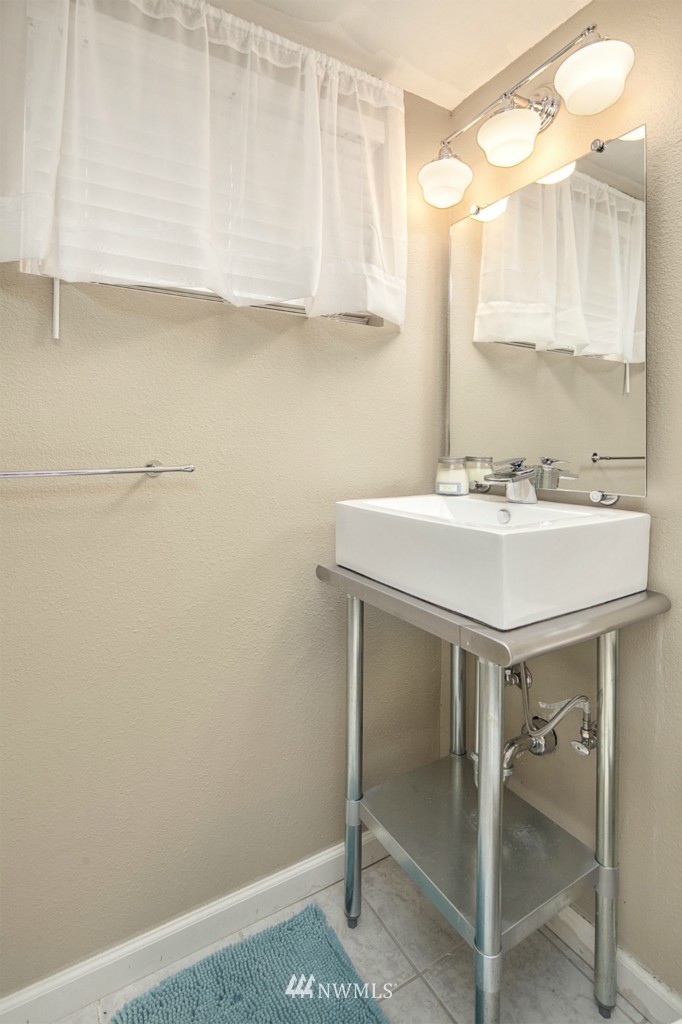 14601 182nd Avenue Southeast Renton, WA 98059 - Photo 16 of 19 Gallery Image 16