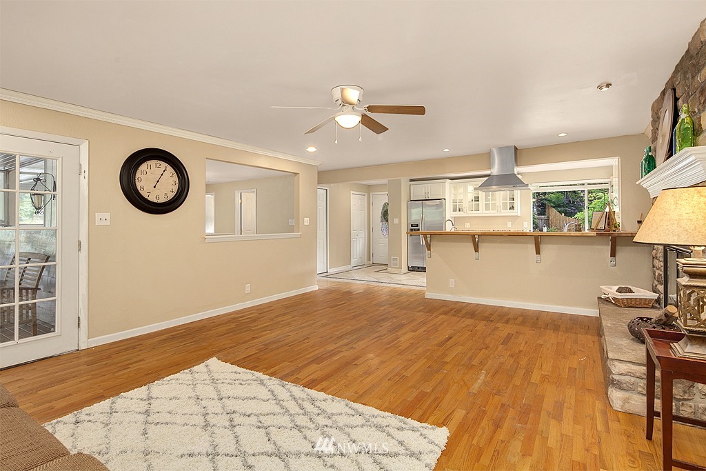 14601 182nd Avenue Southeast Renton, WA 98059 - Photo 3 of 19 Gallery Image 3