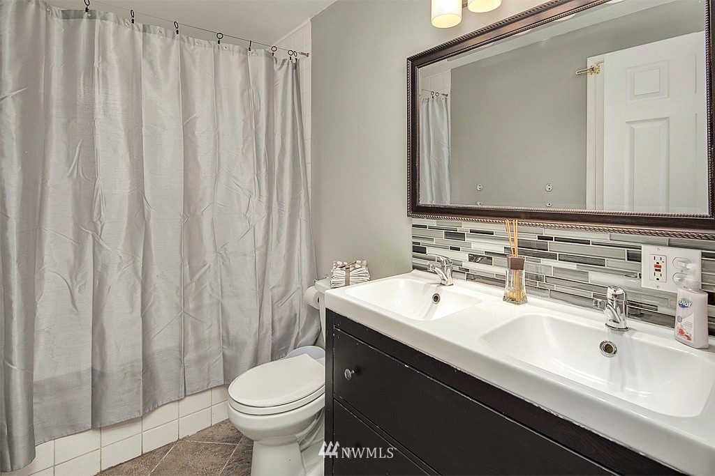 14601 182nd Avenue Southeast Renton, WA 98059 - Photo 10 of 19 Gallery Image 10
