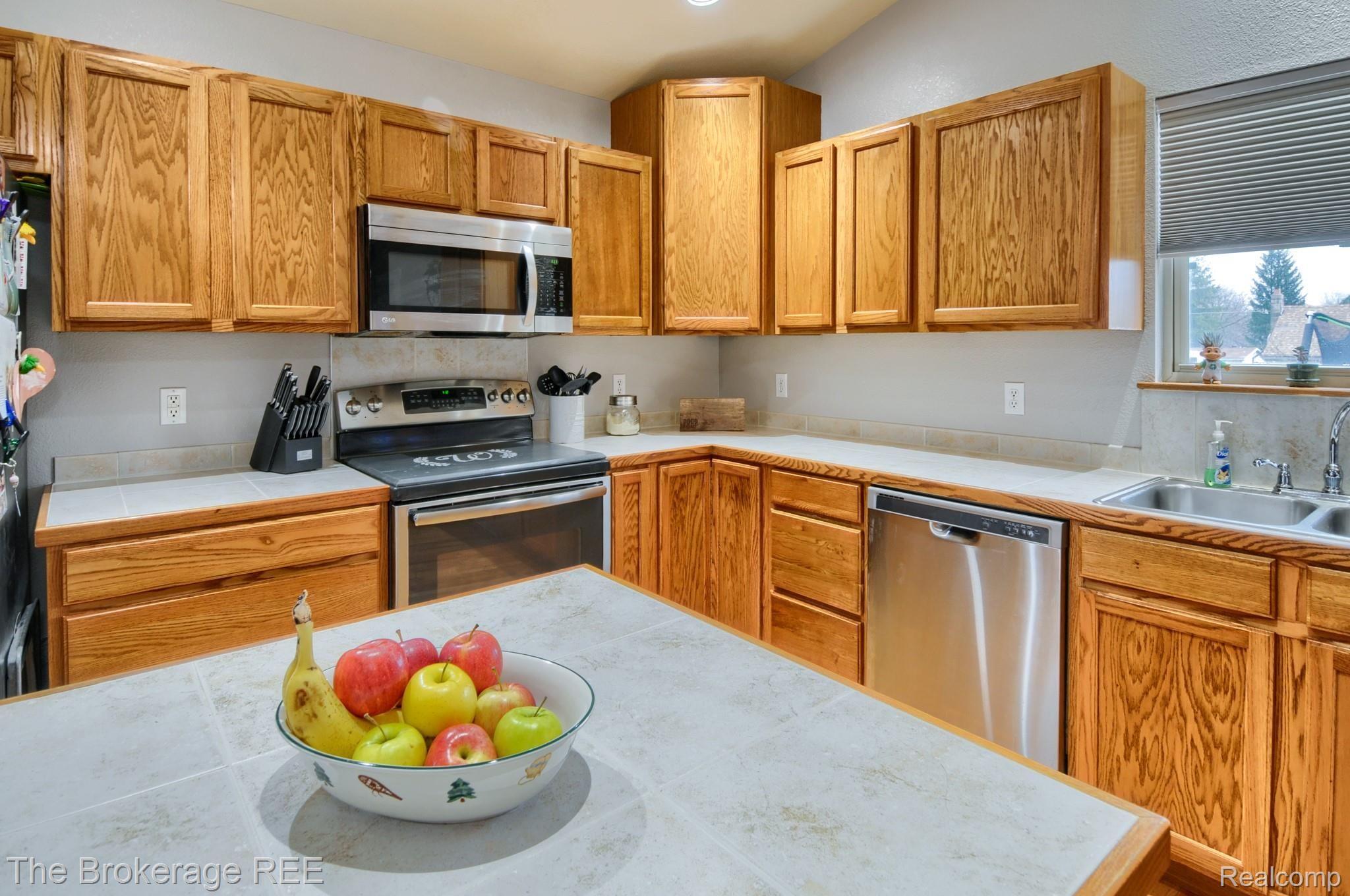 7459 East Coldwater Road Davison, MI 48423 - Photo 12 of 36 SD3_3329-HDR(5).jpg