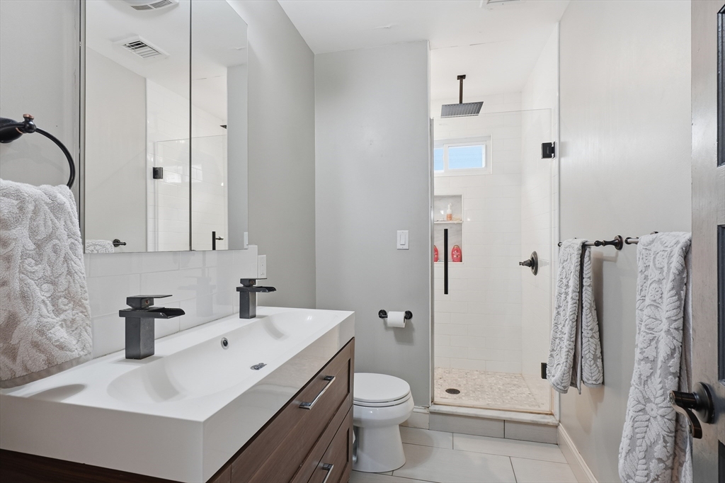 20 Oak Hill Road Saugus, MA 01906 - Photo 19 of 42